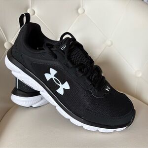 Under Armour Women's Charged Assert 9 Running Shoe Black White Size 9 NEW w/Box